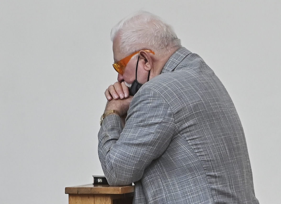 Lech Wałęsa w kościele na niedzielnej mszy