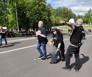 Długie kolejki i tłum fanów przed koncertem Metaliki