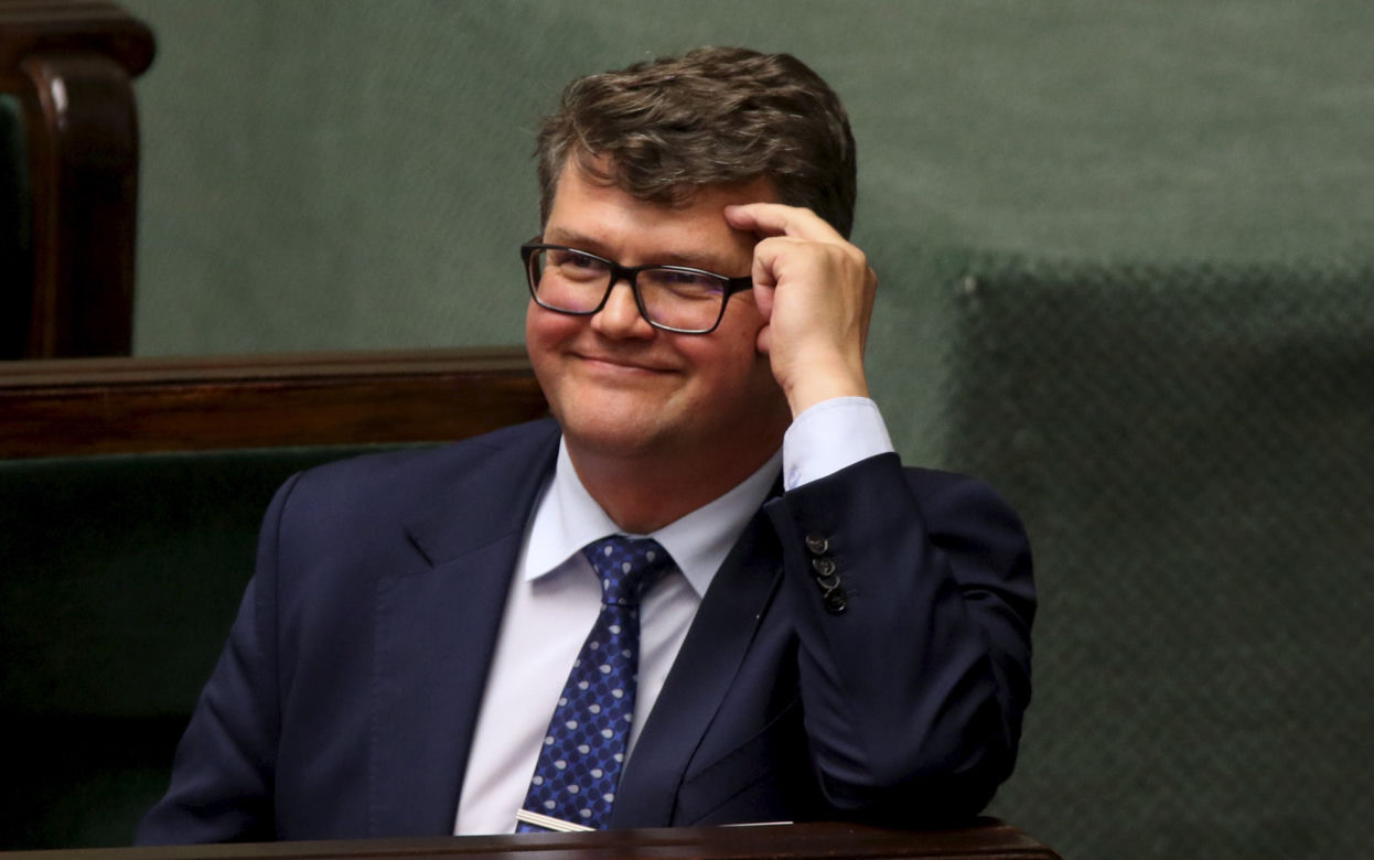 Wąsik, wytłumacz się z tych zdjęć