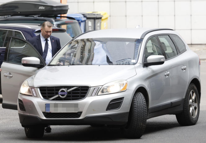 Kaczyński prosi o pieniądze