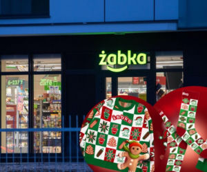 Limitowana kolekcja Żabki na święta! Do wygrania zimowy zestaw ubrań w klimacie lat 90.