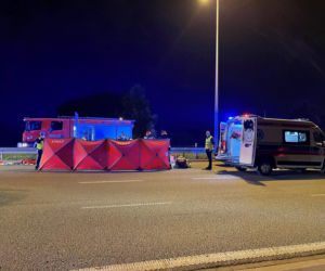 Reanimacja dostawcy pizzy. Krew na trasie Siekierkowskiej 
