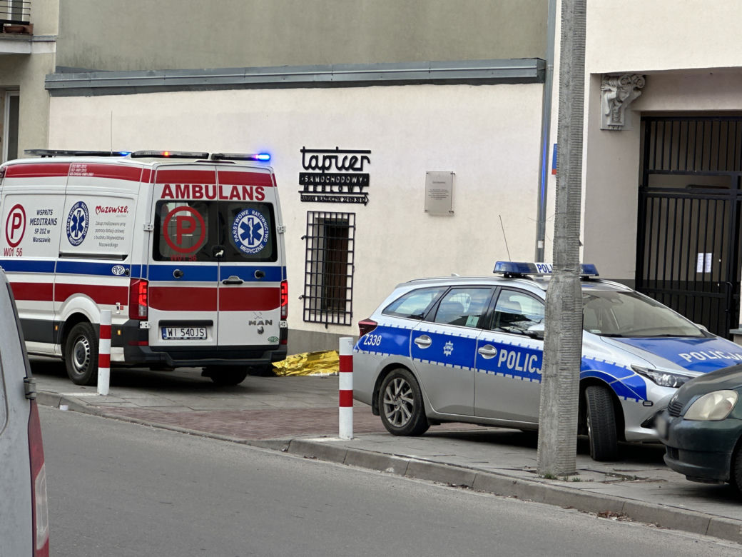 Dramatyczna akcja ratunkowa na warszawskiej Pradze. Upadł na ziemię i umarł