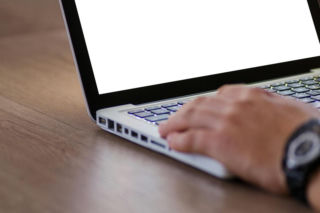 Oszuści znów w natarciu, mężczyzna stracił pieniądze 