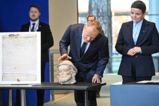 Ceremonia przekazania dóbr kultury podczas polsko-niemieckich konsultacji międzyrządowych