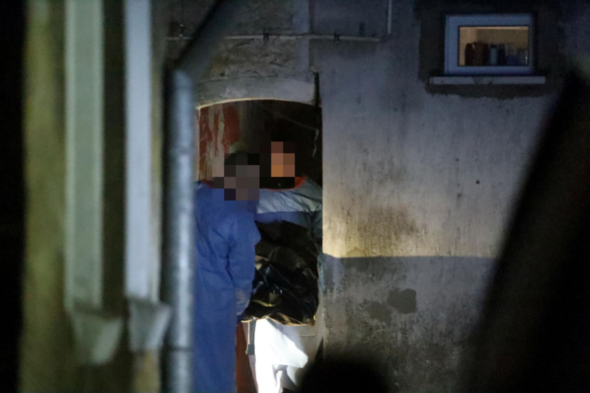 Zwłoki małżeństwa w mieszkaniu w Ostródzie. Policja odnalazła córkę ofiar