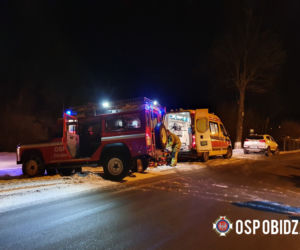 Karetka NIE PRZEDARŁA się przez zaspy. Ratownicy ruszyli w ciemny las. Dramatyczna akcja w Beskidzie Sądeckim