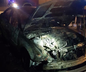 BMW w ogniu! Strażacy gasili pożar u mechanika