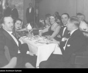 Sylwester w Warszawie sprzed lat. Tak stolica witała dawniej Nowy Rok