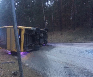 Tragedia pod Końskimi. 59-latek PRZYGNIECIONY przez własnego busa!