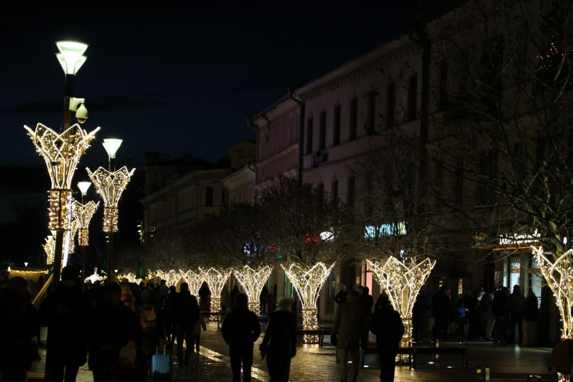 Drugi dzień świąt w centrum Lublina. Deszczowa pogoda nie odstraszyła spacerowiczów!