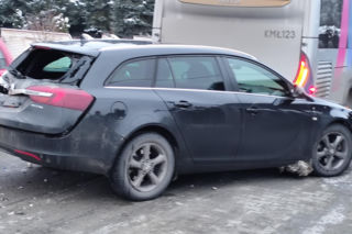 Zderzenie autobusu z dwoma autami w Skrzyszowie [ZDJĘCIA]