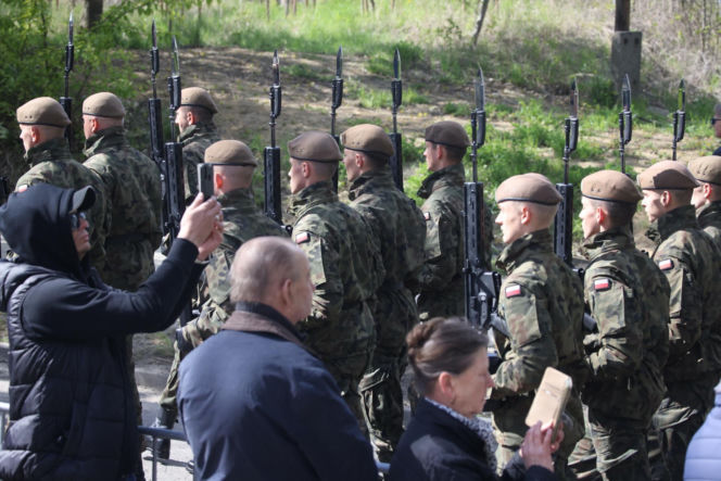 Ból, rozpacz, łzy. Poruszające sceny na pogrzebie Łukasza Litewki