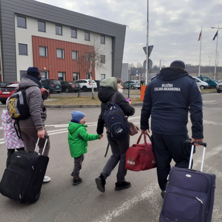 Podkarpacka KAS pomaga uchodźcom z Ukrainy. Służbowo i poza służbą [ZDJĘCIA]
