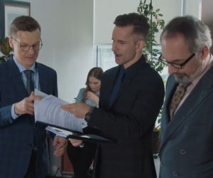 M jak miłość odc. 1663. Piotrek (Marcin Mroczek), Kamil (Marcin Bosak), Adam Werner (Jacek Kopczyński)