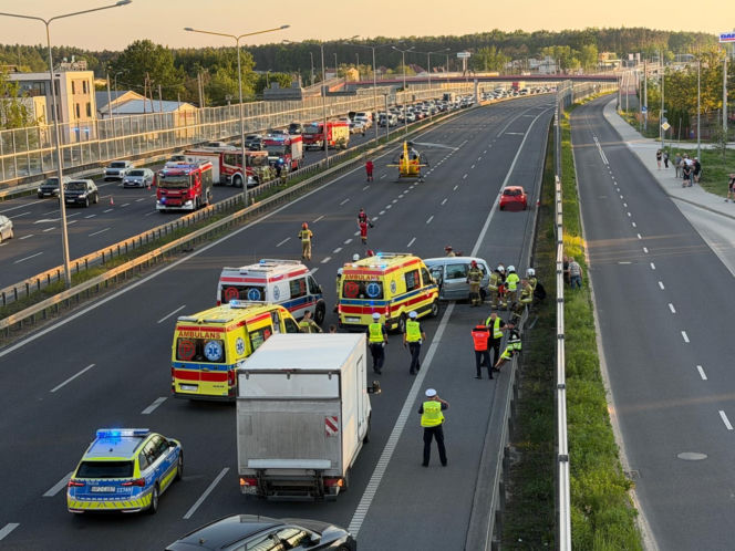 Poważny wypadek na S8. Troje dzieci trafiło do szpitala