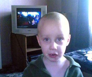 3-letni Bartuś zabity przez ojczyma. Miażdżył mu genitalia! Obnażone zdjęcia skatowanego dziecka w sieci