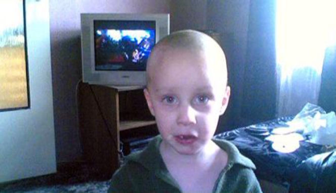 3-letni Bartuś zabity przez ojczyma. Miażdżył mu genitalia! Obnażone zdjęcia skatowanego dziecka w sieci