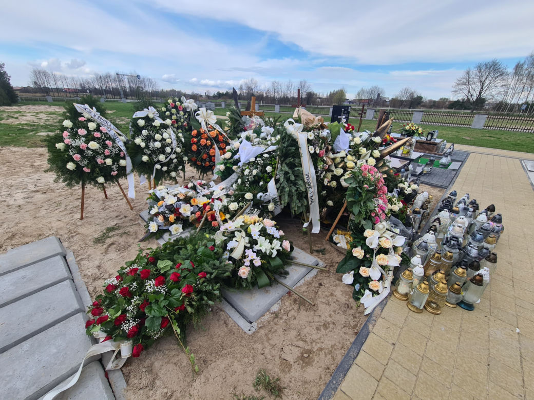 Jadachy. Małżeństwo zginęło pod pociągiem. Spoczęli w jednym grobie [GALERIA]