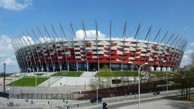 Stadion Narodowy powstały w miejsce Stadionu Dziesięciolecia stał się areną wielkich wydarzeń sportowych i muzycznych, choć miłośnicy muzyki zarzucają mu kiepską akustykę