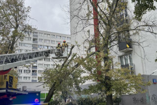 Burze nad Polską. Setki interwencji, tysiące domów bez prądu. IMGW ostrzega. Gdzie będzie najgorzej?