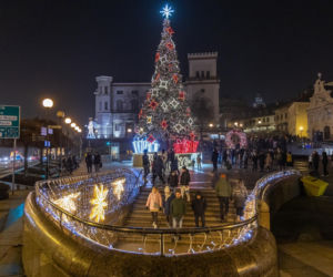 To najbardziej świąteczne miasto w województwie śląskim. Częściowo znajduje się w Małopolsce