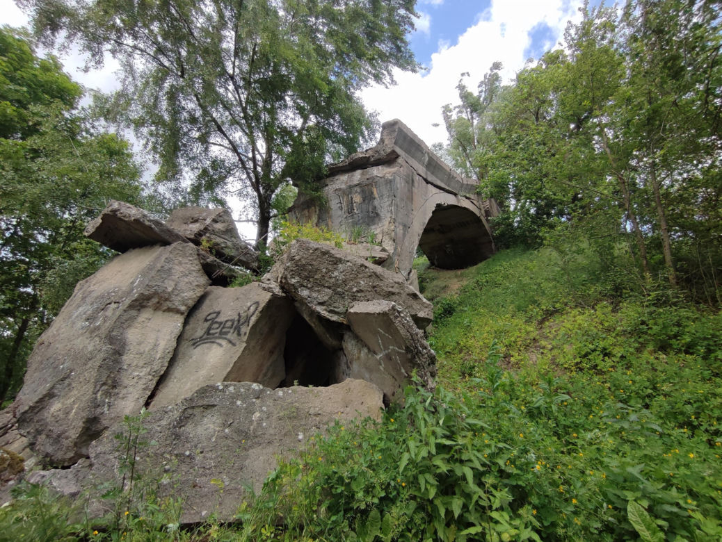 Zwalony most w Grądach Kruklaneckich