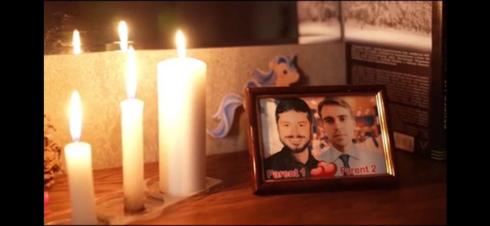 Putin jako Mikołaj wchodzi do pokoju małego chłopca! Nowe propagandowe wideo w Rosji