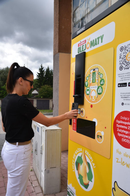 To pierwszy taki automat w woj. warmińsko-mazurskim. W jednym z miast stanął… olejomat
