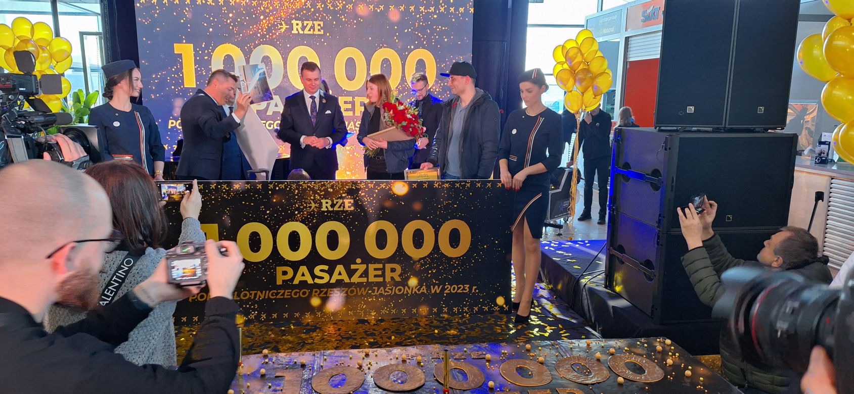 Milionowy pasażer na podrzeszowskiej Jasionce