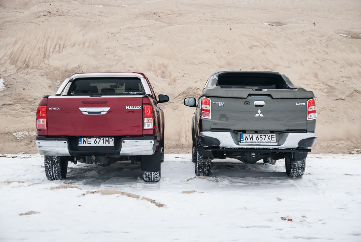 Toyota Hilux SR5 2.4 D-4D Mitsubishi L200 2.4 DID Instyle