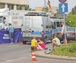 Na czerwonym giną ludzie