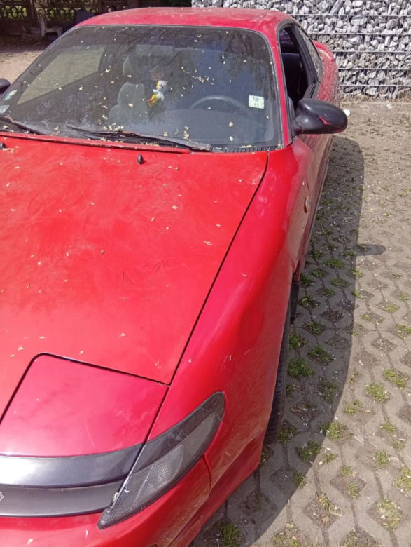 Zdewastowali auto na juwenaliach Politechniki Łódzkiej. Właścicielka szuka świadków