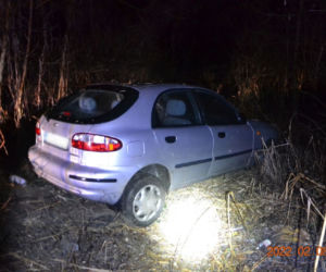 21-latka nie zmieściła się na rondzie w Tarnowie. Rozbili szybę, żeby ją obudzić