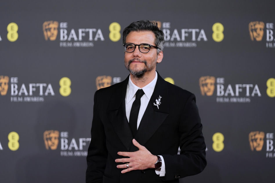 Gwiazdy przebrane za abażury na Bafta. Kto się popisał najlepszą kreacją?