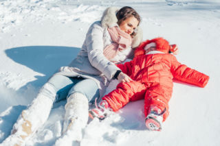 Jak przestać być rodzicem helikopterem? Zrób te 4 rzeczy, wyjdą wam na dobre