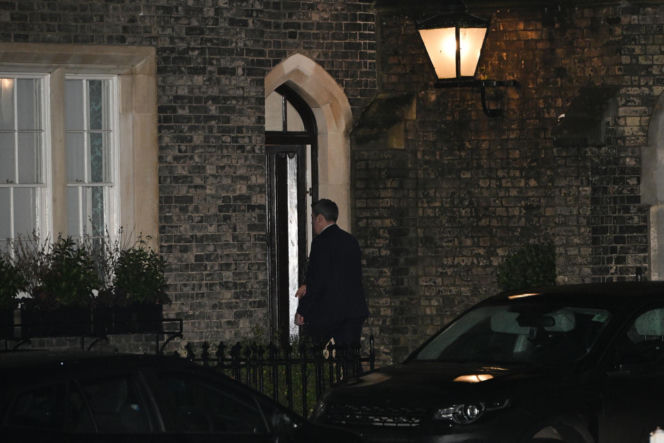 Były ambasador aresztowany, chodzi o Epsteina. Kim jest Mandelson?