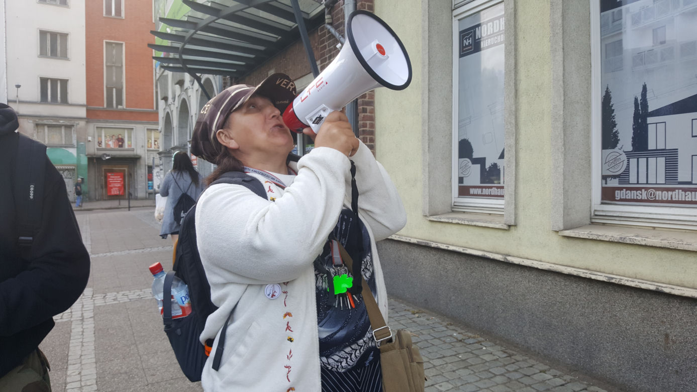 Gdańszczanie solidaryzują się z osobami niepełnosprawnymi oraz ich rodzinami protestującymi w Sejmie. Od wtorku przed biurem PiS na Targu Drzewnym odbywają się demonstracje.