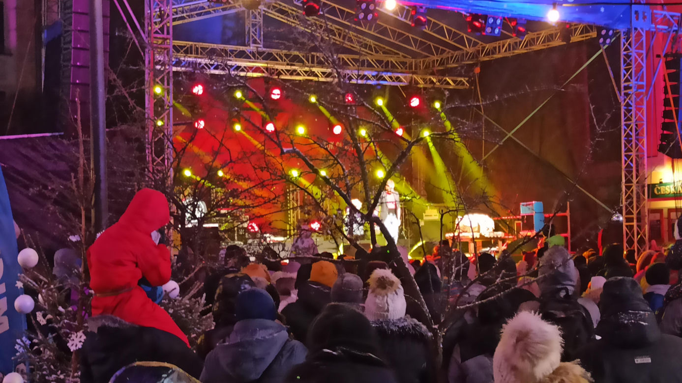 Tłumy mieszkańców na Starym Mieście w Olsztynie. Tak bawili się na wydarzeniu "Święta. Dobrze was widzieć"