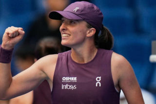 O której gra Iga Świątek dzisiaj z Elise Mertens? Kiedy mecz w WTA Pekin?