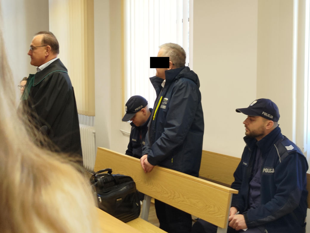 Ksiądz Ryszard G. w sądzie w Sosnowcu