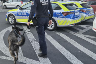 Masowe kontrole w całej Warszawie! Policja przeczesuje dworce i bazary!