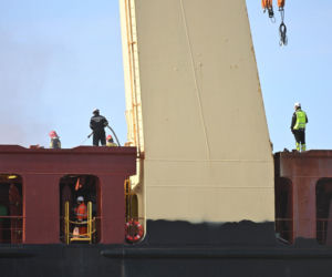 Pożar statku w Nowym Porcie w Gdańsku. Jednostka pływa pod banderą Cypru, a na jej pokładzie przebywało 25 członków załogi