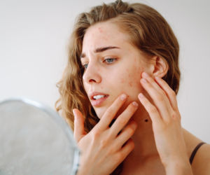 Masz wypryski mimo dbania o skórę? Organizm może ci wysyłać sygnał ostrzegawczy