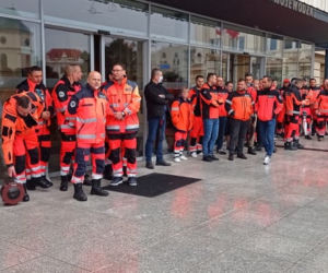 Podkarpackie: protest ratowników medycznych [ZDJĘCIA]