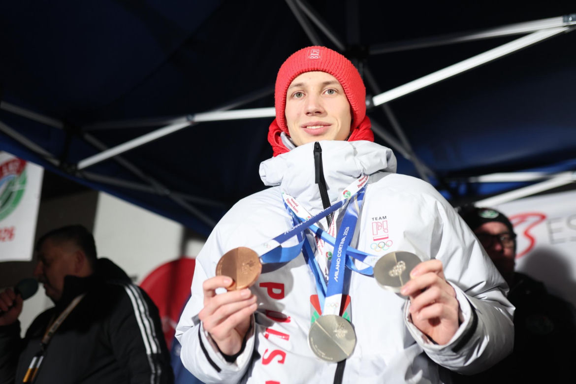 Kacper Tomasiak powitany po IO w rodzinnych stronach