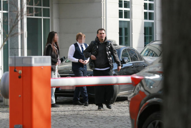 Michał Koterski z dziewczyną na spacerze