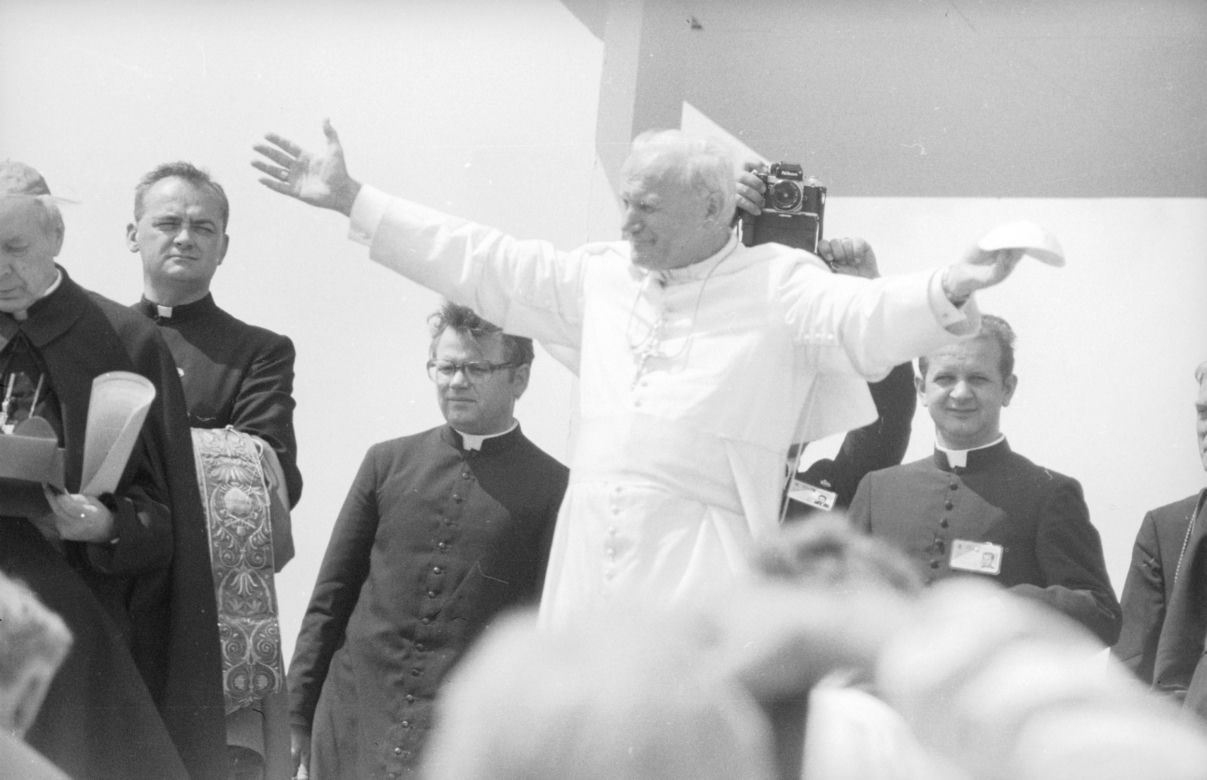 Towarzysze mamy problem !  Miał powiedzieć Edward Gierek, gdy Polak został papieżem