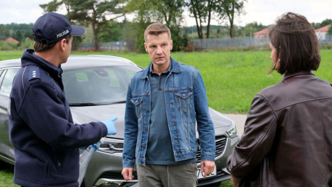 M jak miłość odc. 1906. Agnes (Amanda Mincewicz), Paweł (Rafał Mroczek), Adam Karski (Patryk Szwichtenberg)