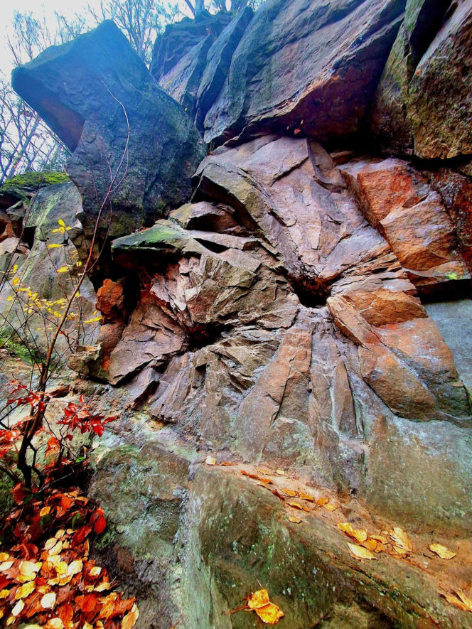 Oczy Ziemi w Świętokrzyskiem – mało znana atrakcja, która zachwyca turystów